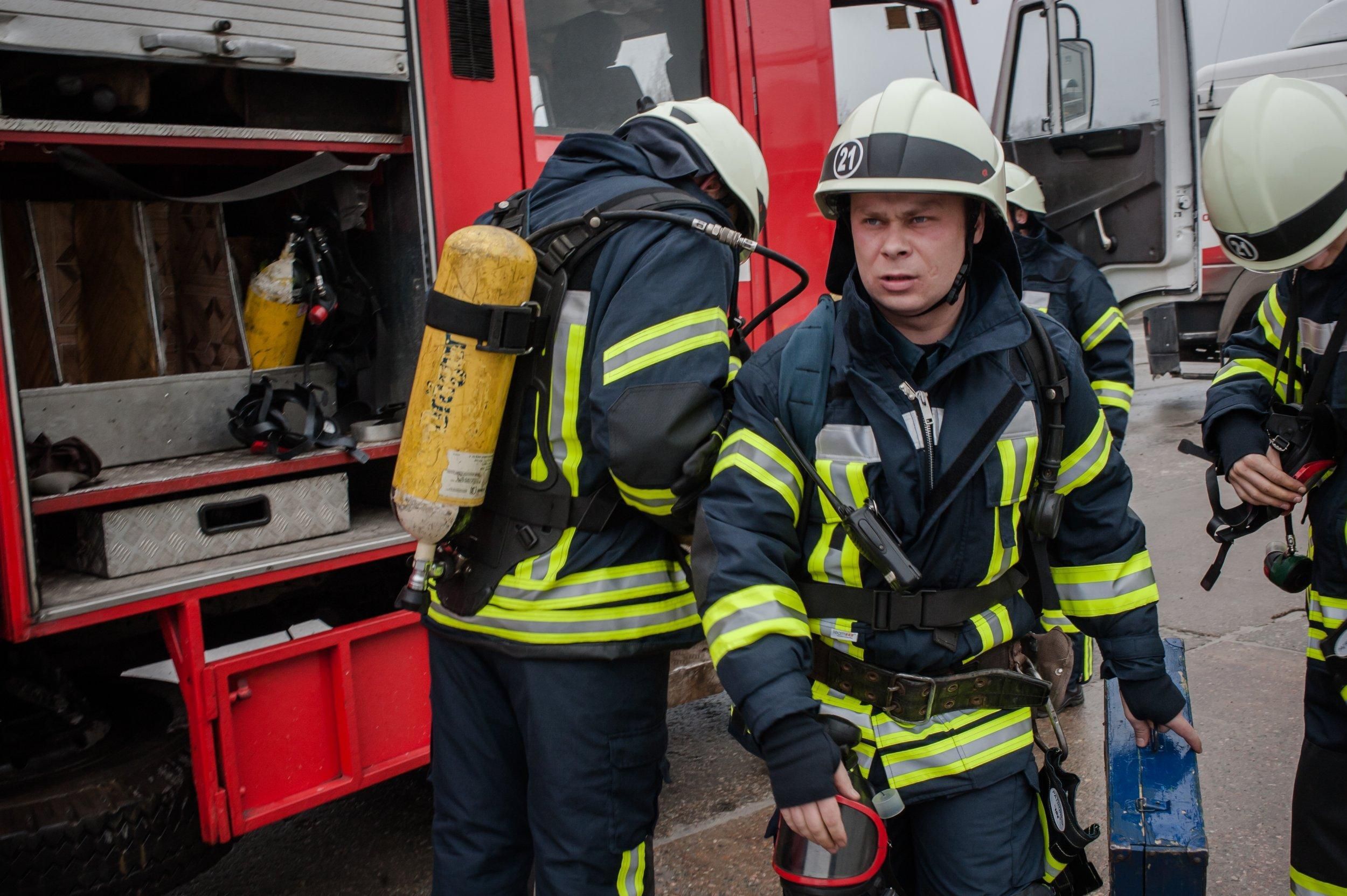 Евакуюють та просто обіймають: як герої-рятувальники тримають фронт - 24 Канал Евакуюють та просто обіймають: як герої-рятувальники тримають фронт - 24 Канал