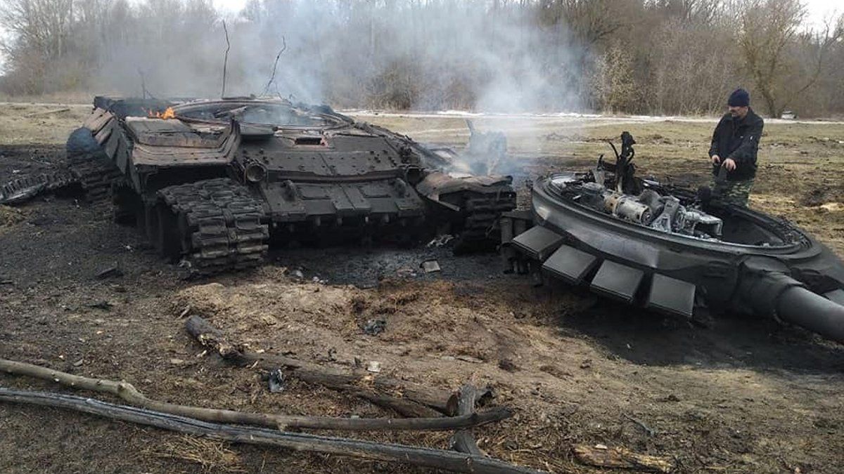 Росія говорить про "знищену українську техніку", але насправді це їхні ж втрати, – Арестович - 24 Канал