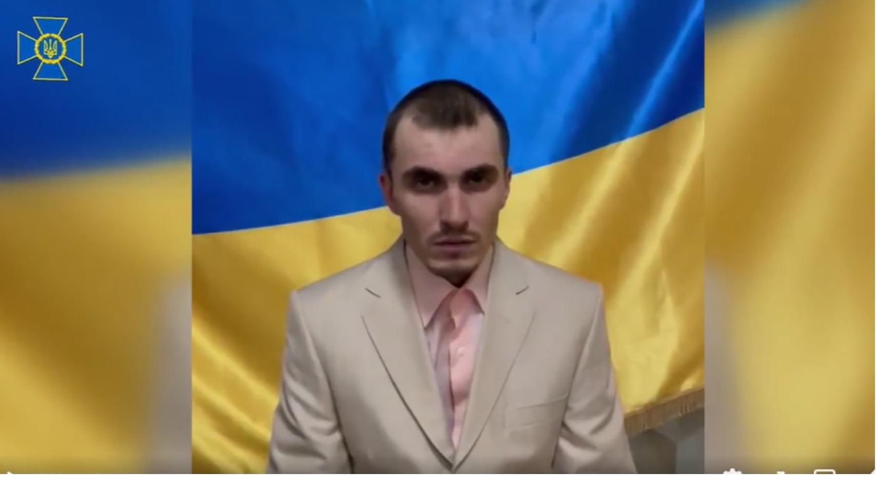 Так хотел сдаться, что отдал даже одежду: оккупанта одели в свадебный костюм для допроса Так хотел сдаться, что отдал даже одежду: оккупанта одели в свадебный костюм для допроса