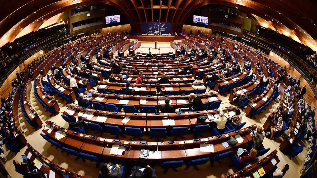 Депутати Європарламенту вимагають ембарго ЄС на імпорт нафти та газу з Росії - 24 Канал Депутати Європарламенту вимагають ембарго ЄС на імпорт нафти та газу з Росії - 24 Канал