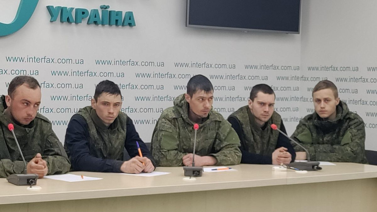 Зрозуміли, що в'їхали на територію України, коли побачили тіла військових, – полонені розвідники - 24 Канал