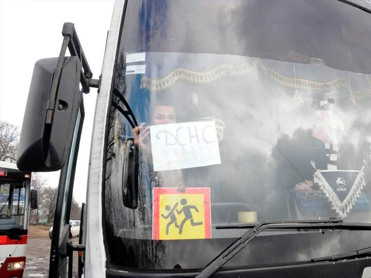 Російська армія блокує виїзд 50 евакуаційних автобусів у Стоянці на Київщині - 24 Канал