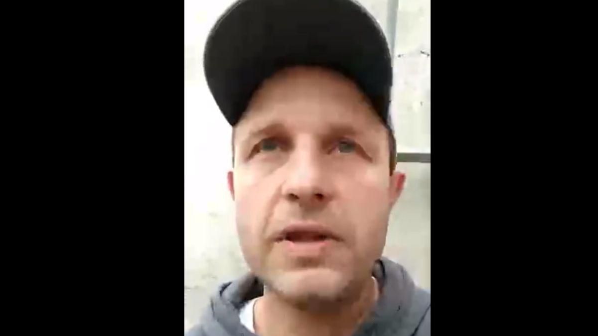 Люди боятся "коридоров" из-за расстрелов со стороны россиян: житель Мариуполя заявил о геноциде Люди боятся "коридоров" из-за расстрелов со стороны россиян: житель Мариуполя заявил о геноциде