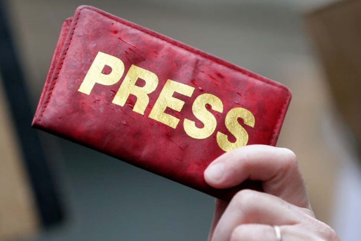 ЗСУ попросили журналістів позначати службові автівки винятково написом "PRESS" - 24 Канал