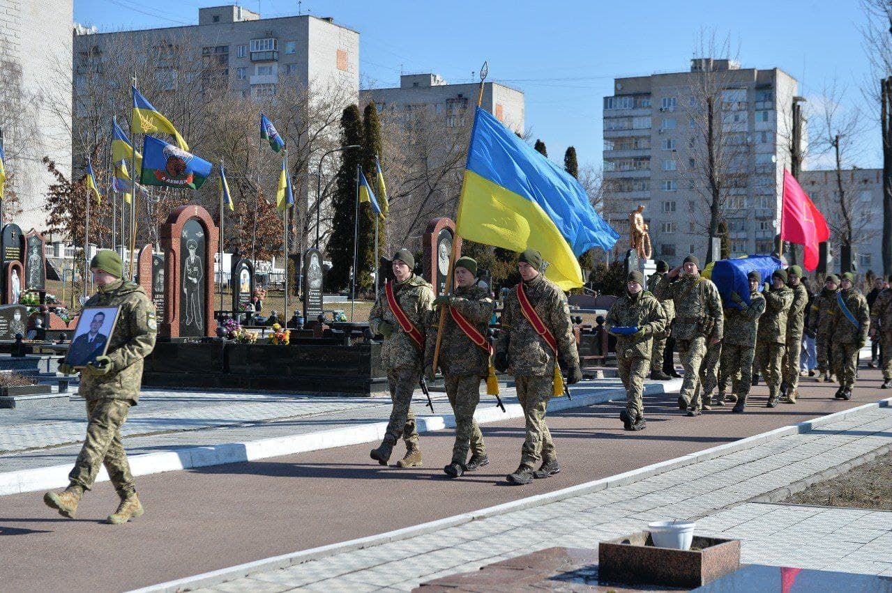 У Житомирі попрощалися з військовими, які загинули за Україну у боях з російськими окупантами - 24 Канал