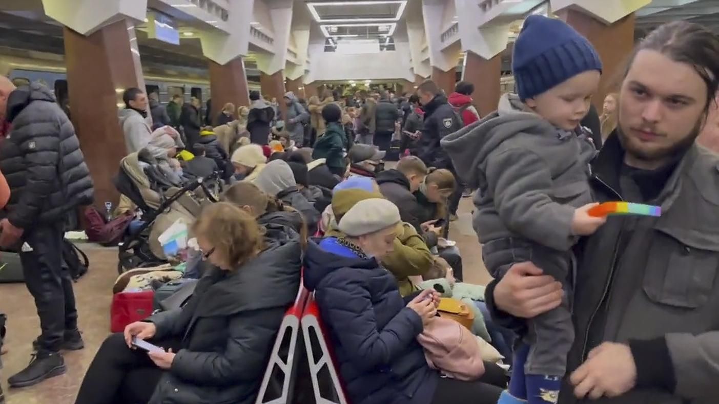 Поки розселили в метро: люди, які залишилися без житла не знають, де вони житимуть після війни - 24 Канал Поки розселили в метро: люди, які залишилися без житла не знають, де вони житимуть після війни - 24 Канал