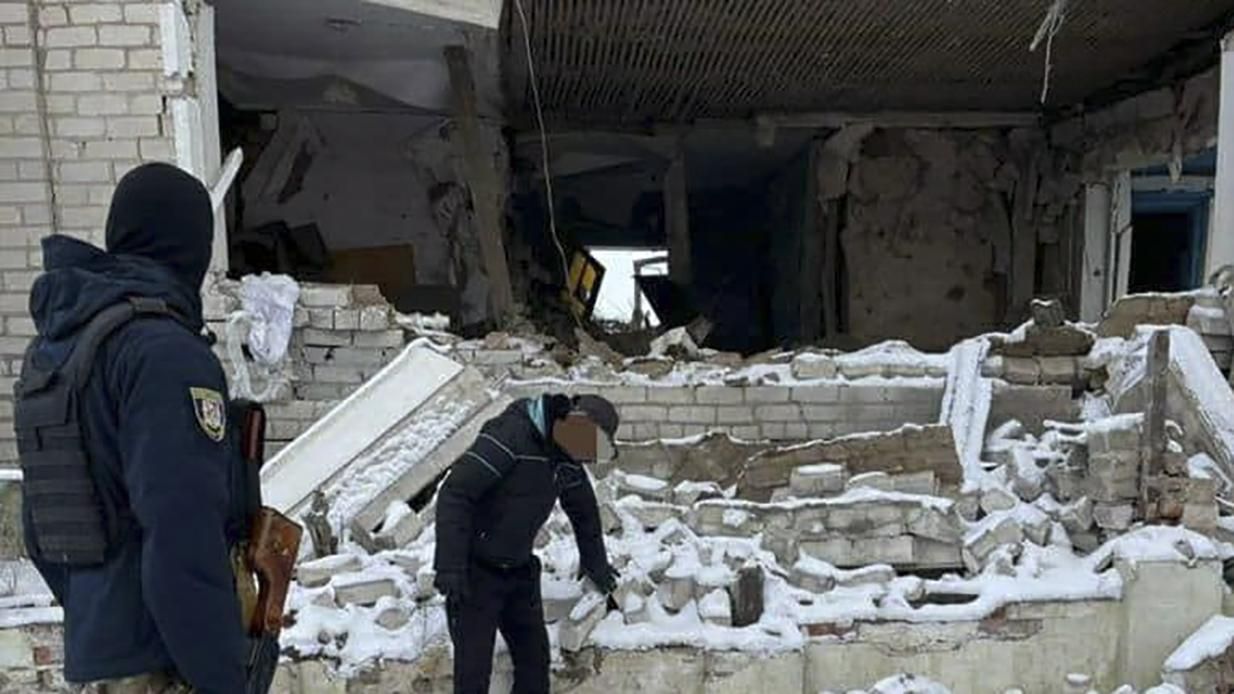 Сотни уничтоженных домов и погибшие: последствия обстрелов в Луганской области Сотни уничтоженных домов и погибшие: последствия обстрелов в Луганской области