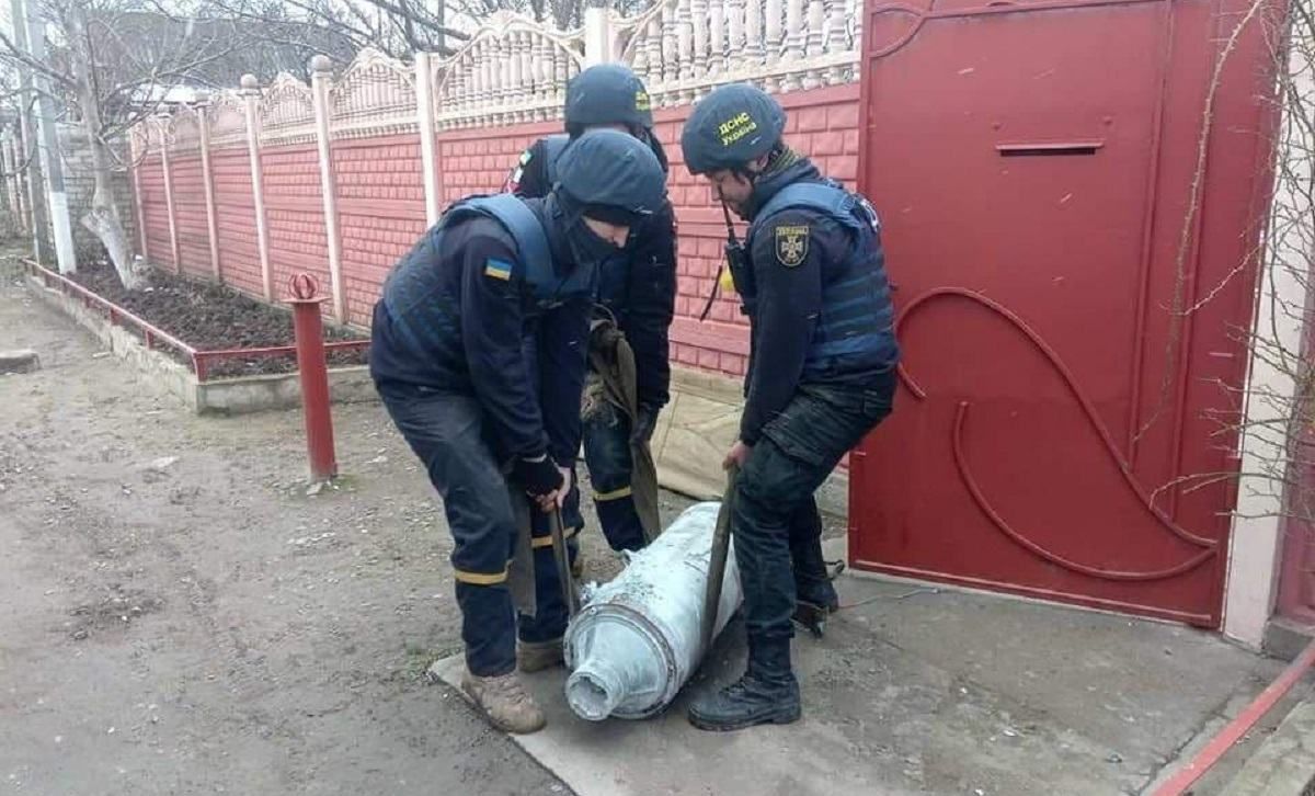 Фугасні авіабомби, касетні бойові елементи, артснаряди, мінометні міни: жахливі знахідки ДСНС Фугасні авіабомби, касетні бойові елементи, артснаряди, мінометні міни: жахливі знахідки ДСНС