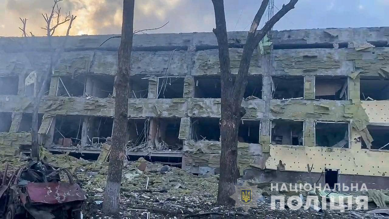 Окупанти обстріляли пологовий в Маріуполі під час режиму тиші, який підтвердили самі - 24 Канал Окупанти обстріляли пологовий в Маріуполі під час режиму тиші, який підтвердили самі - 24 Канал