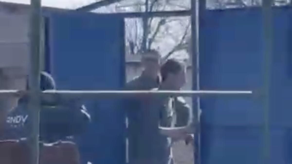Російські військові на Херсонщині шукають цивільний одяг – вочевидь, щоб спробувати втекти - 24 Канал