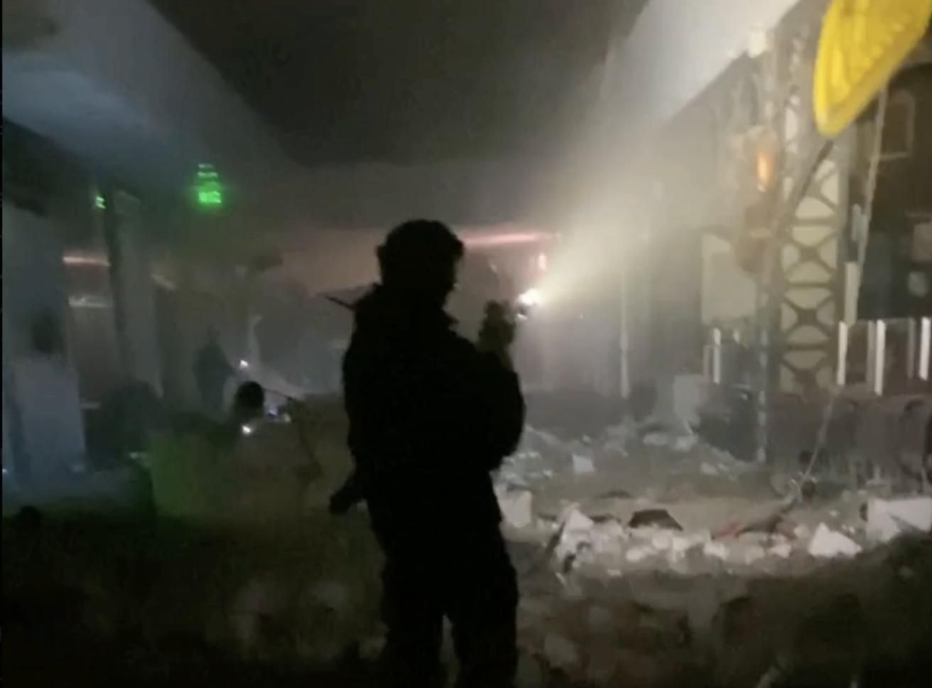 У Харкові після обстрілів спалахнув ТРЦ "Нікольський": у мережі показали наслідки атаки - 24 Канал