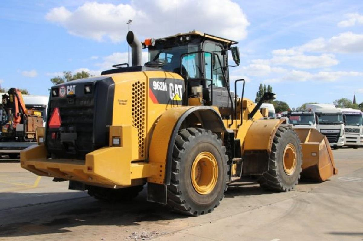 Один з найбільших світових виробників будівельної техніки Caterpillar йде з Росії - 24 Канал