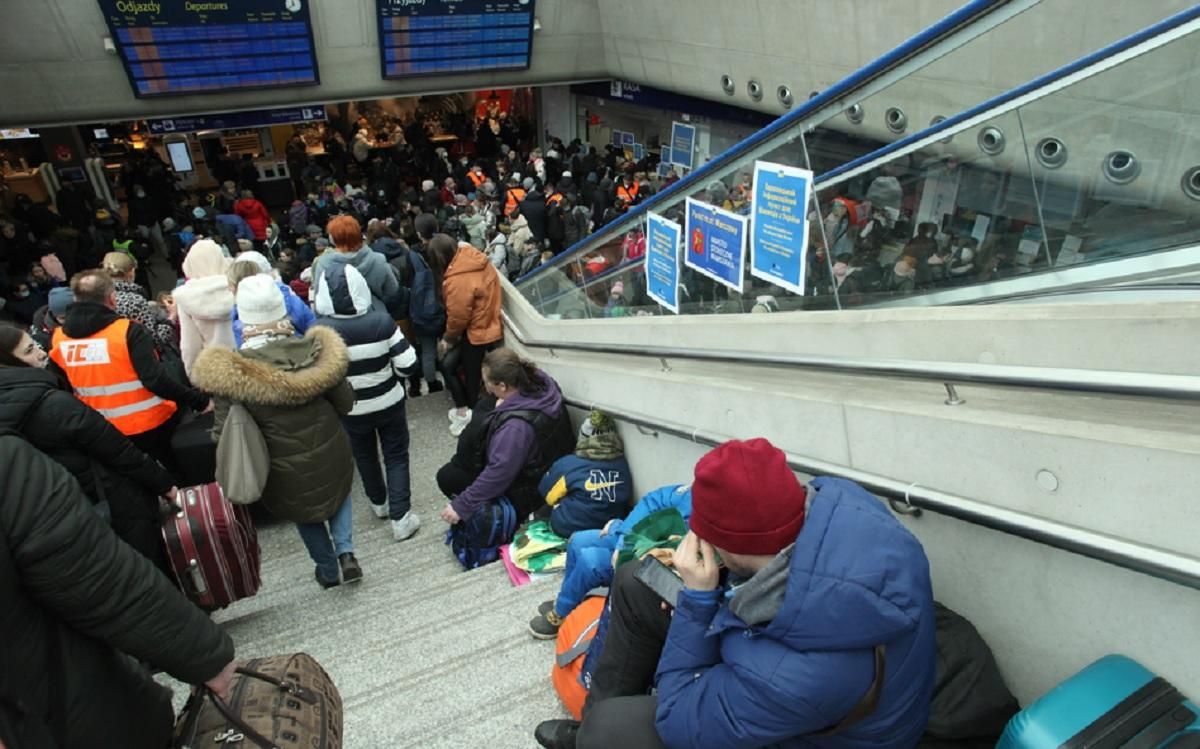 Польский Сейм принял спецзакон о поддержке беженцев из Украины Польский Сейм принял спецзакон о поддержке беженцев из Украины