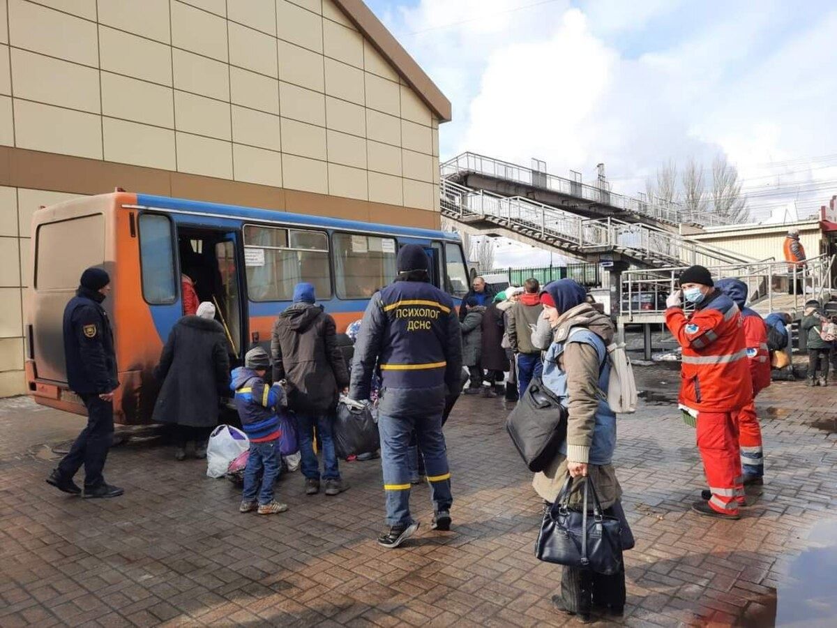 Евакуація з Волновахи: за кілька днів – майже 4 тисячі врятованих людей - 24 Канал