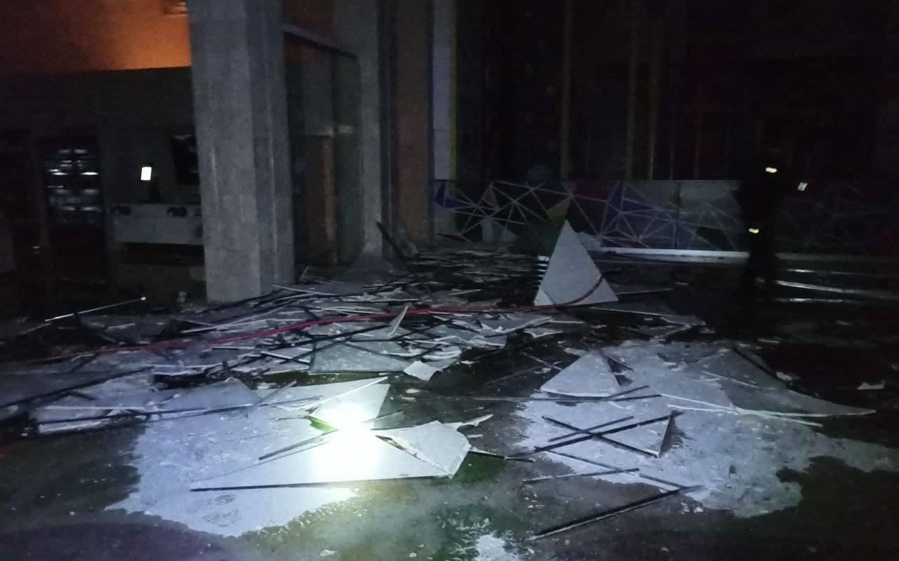 У Харкові вночі горів ТРЦ Nikolsky: горіли близько 100 квадратів комплексу - Харків У Харкові вночі горів ТРЦ Nikolsky: горіли близько 100 квадратів комплексу - Харків