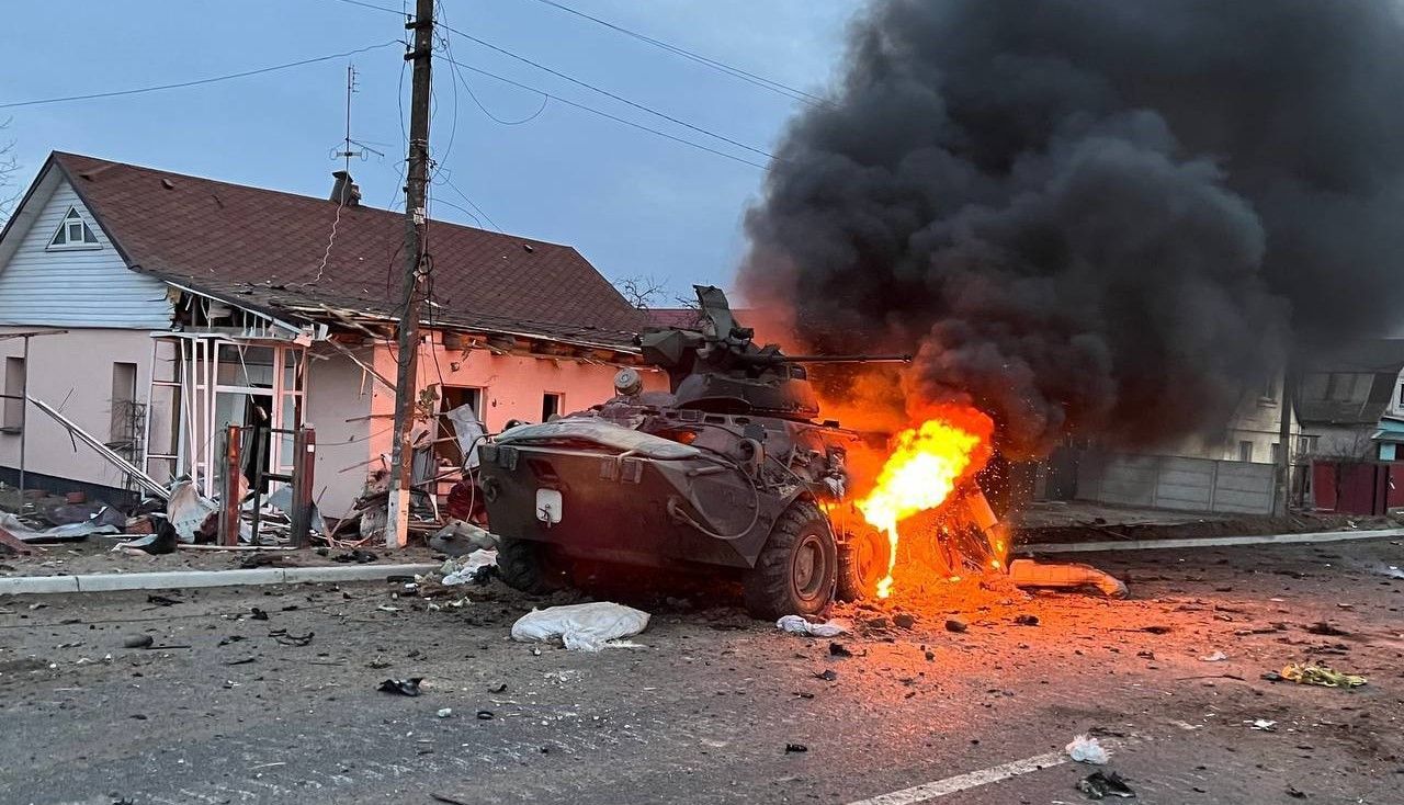 Під Києвом ЗСУ розбили й спалили вщент російську колону: переможні фото та відео - 24 Канал