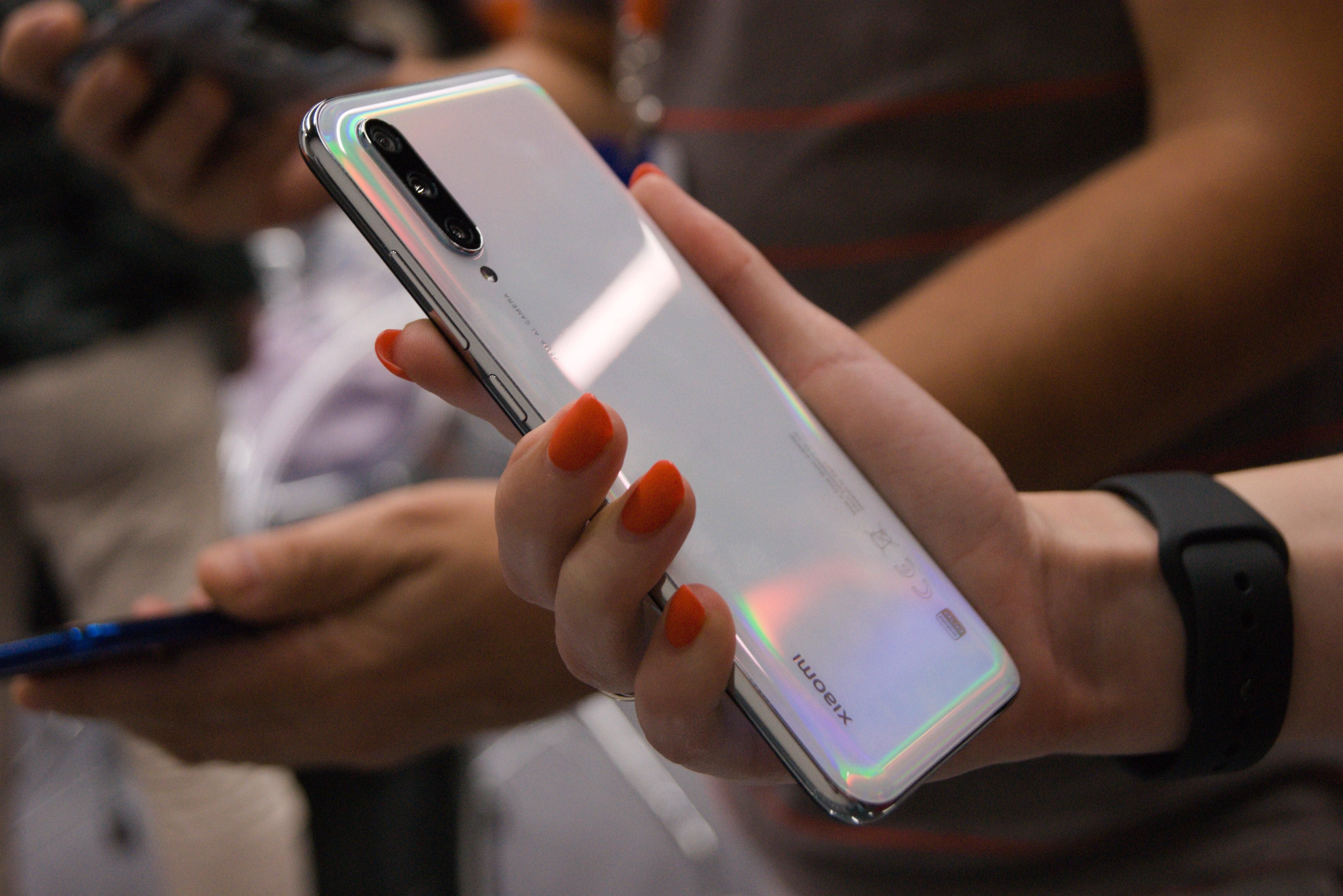 Xiaomi, Oppo і Huawei скоротили постачання смартфонів до Росії щонайменше вдвічі - 24 Канал Xiaomi, Oppo і Huawei скоротили постачання смартфонів до Росії щонайменше вдвічі - 24 Канал