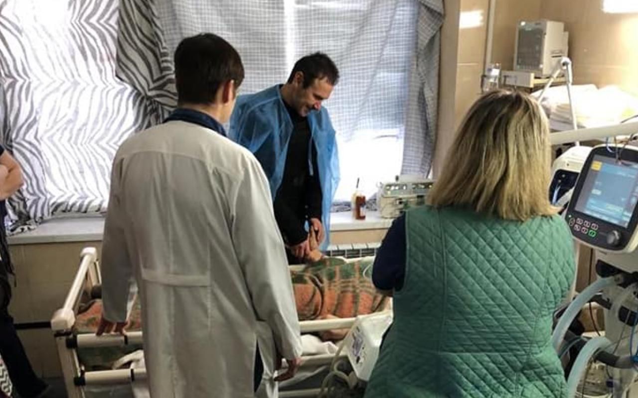 І біль, і надія, і сльози: Вакарчук показав фото з миколаївського госпіталю - 24 Канал І біль, і надія, і сльози: Вакарчук показав фото з миколаївського госпіталю - 24 Канал