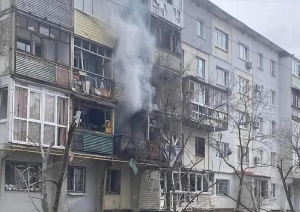 Сєвєродонецьк знову обстріляли: подекуди люди навіть не встигли добігти в укриття - 24 Канал Сєвєродонецьк знову обстріляли: подекуди люди навіть не встигли добігти в укриття - 24 Канал