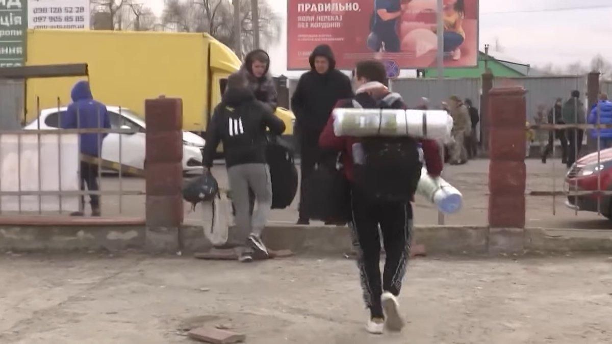 Понад 200 тисяч українців вже повернулись з-за кордону - 24 Канал