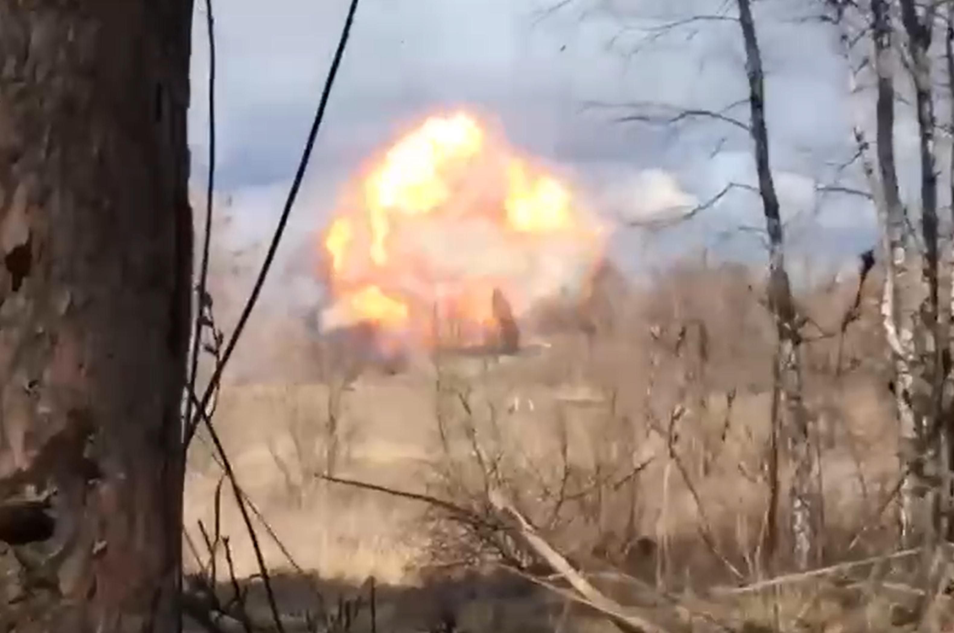 Ожесточенный бой 72-й ОМБр с оккупантами в Киевской области попал на видео Ожесточенный бой 72-й ОМБр с оккупантами в Киевской области попал на видео