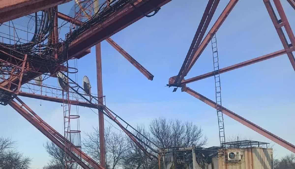Телевежа у Білопіллі зазнала пошкоджень: наслідки обстрілу на Сумщині у відео - 24 Канал Телевежа у Білопіллі зазнала пошкоджень: наслідки обстрілу на Сумщині у відео - 24 Канал