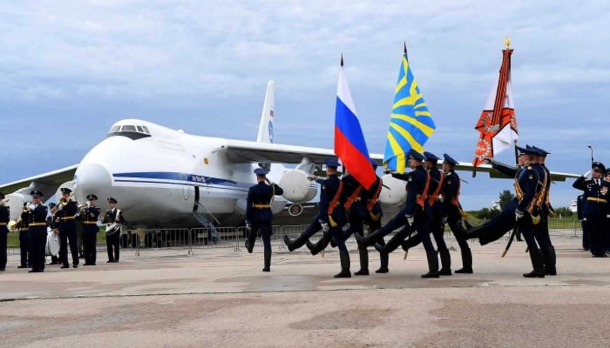 "Льотчики-зальотчики": розвідка назвала імена військових, які постачають зброю вбивцям українців - 24 Канал