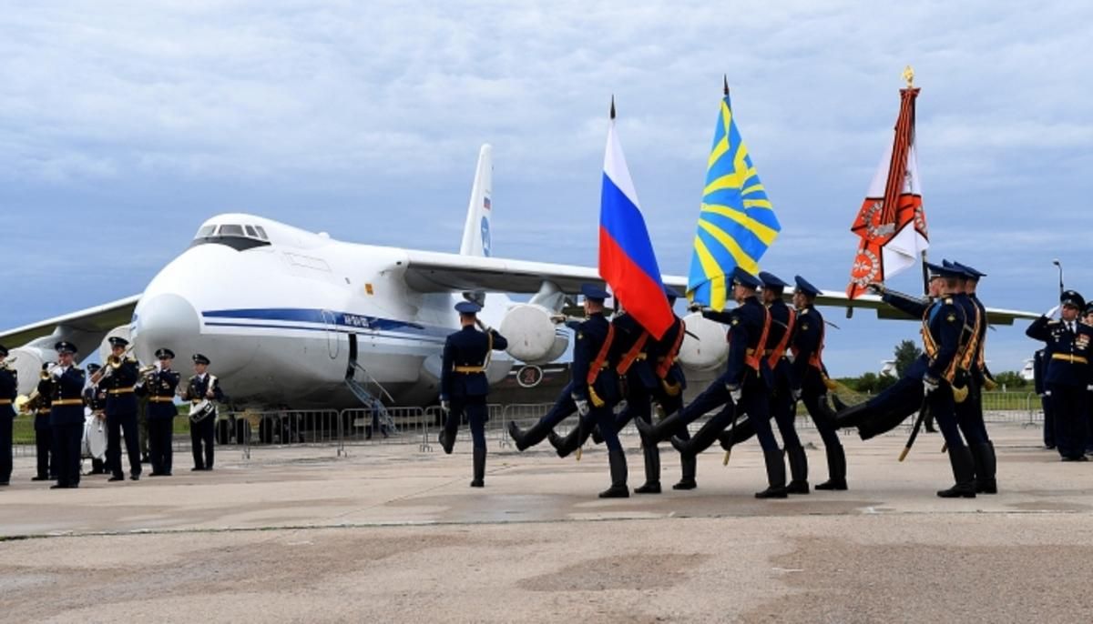 "Летчики-залетчики": разведка назвала имена военных, которые поставляют оружие убийцам украинцев