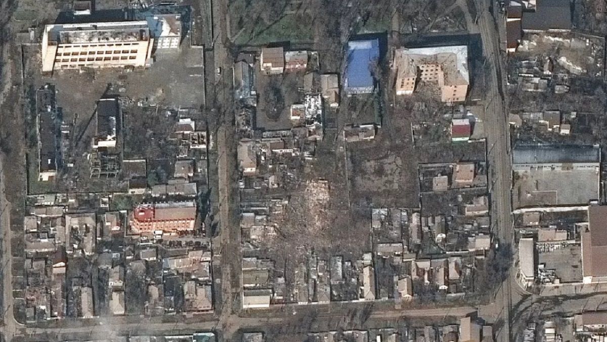 Спутниковые фото Мариуполя демонстрируют ужасные разрушения в результате бомбардировки Россией