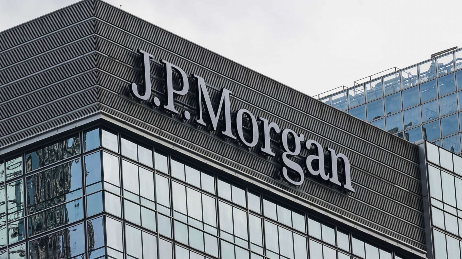 Крупнейший банк США: JPMorgan прекращает работу в России - 24 Канал Крупнейший банк США: JPMorgan прекращает работу в России - 24 Канал