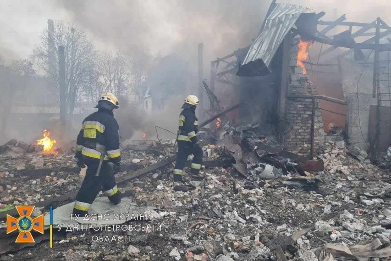 У Дніпрі локалізували пожежу через авіаудар окупантів - 24 Канал
