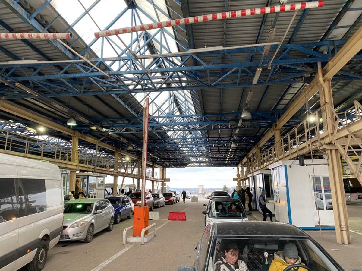 В Украину за сутки вернулись еще 14 тысяч украинцев, с начала войны уже более 200 тысяч В Украину за сутки вернулись еще 14 тысяч украинцев, с начала войны уже более 200 тысяч