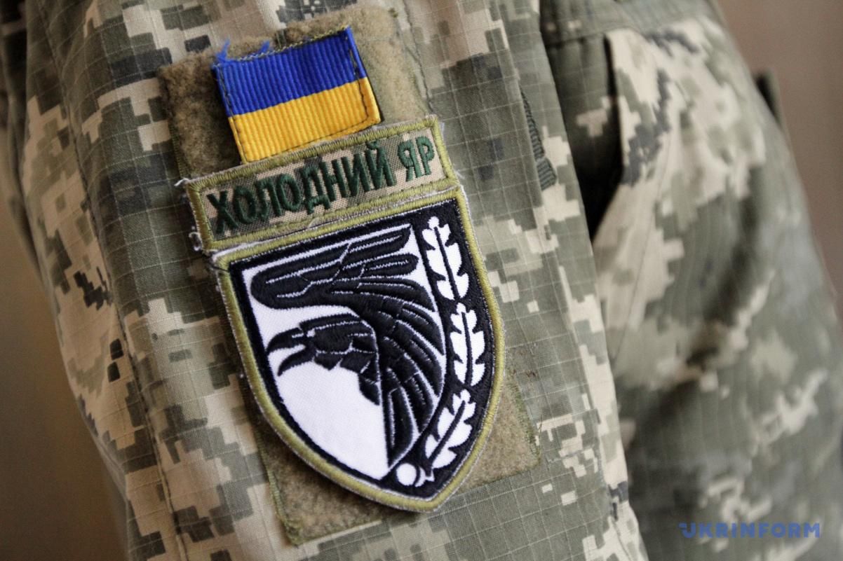 Холоднояровцы нуждаются во внедорожниках для выполнения боевых заданий Холоднояровцы нуждаются во внедорожниках для выполнения боевых заданий