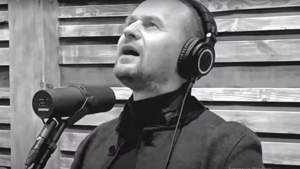 "Забирайся, війна": Павел Табаков презентовал песню о войне в Украине
