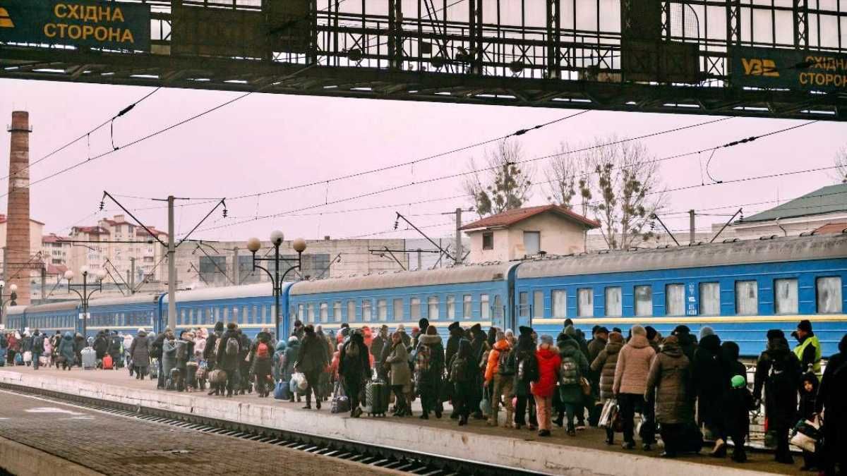 Кількість біженців з України постійно зростає: ООН назвала цифру - 24 Канал