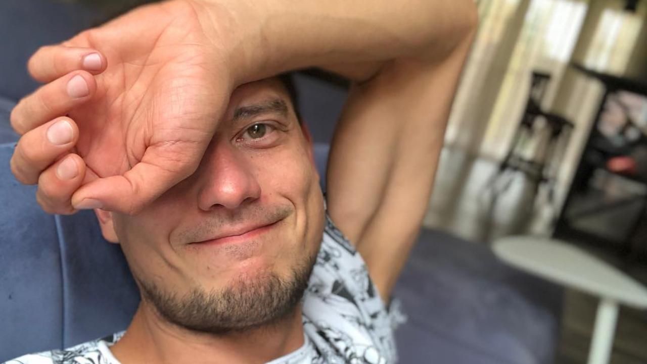 Со слезами на глазах: режиссер "Орла и решки" впервые появился в сети после обстрелов под Киевом
