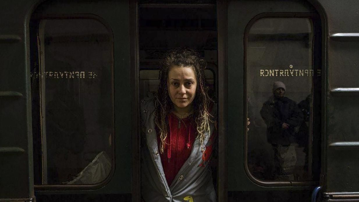 Боль и страдания: люди в харьковском метро Боль и страдания: люди в харьковском метро