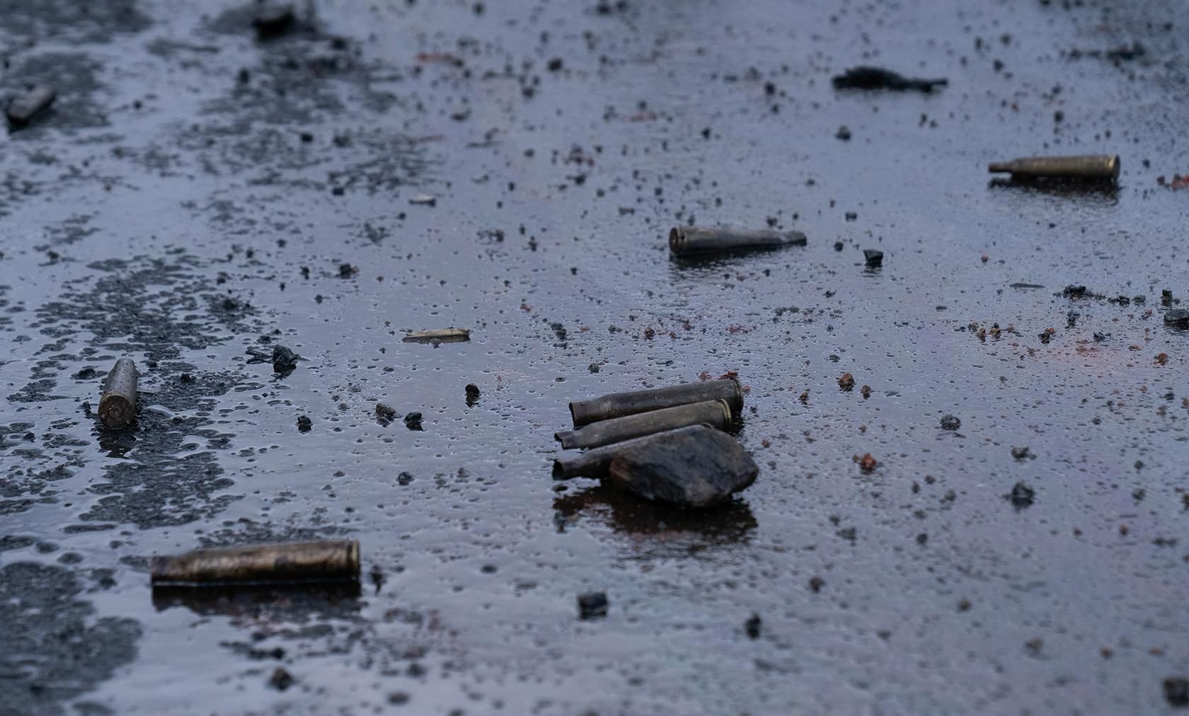 "Дивлюсь на маму, а вона вже стікає кров'ю": як окупанти розстрілювали автівки з Ірпеня - 24 Канал