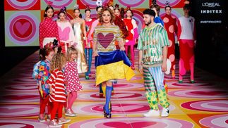 В Мадриде дизайнер вышла на подиум с украинским флагом