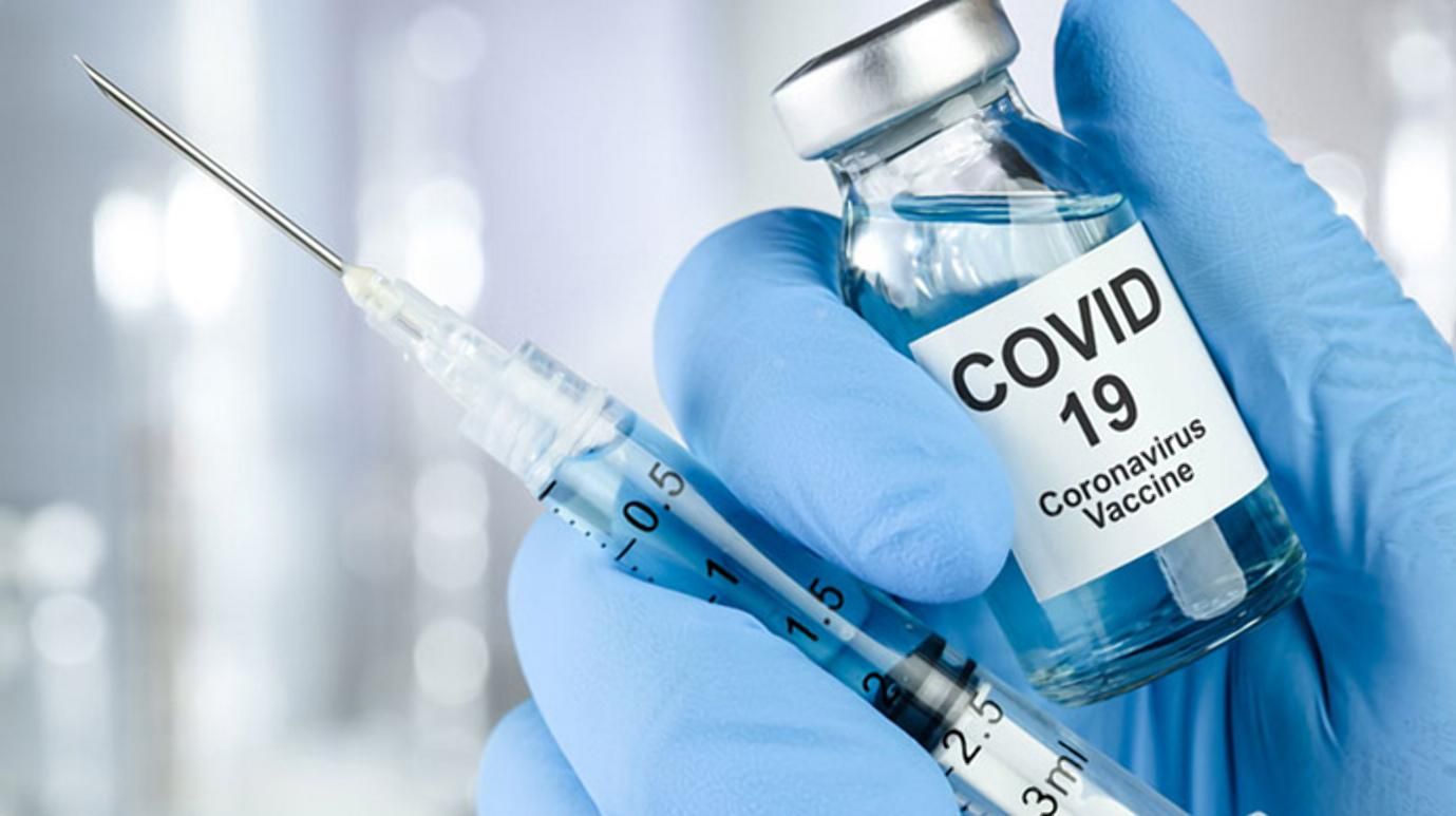 COVID-19 не исчез: невакцинированные украинцы смогут получить прививку в стране, куда уехали - 24 Канал