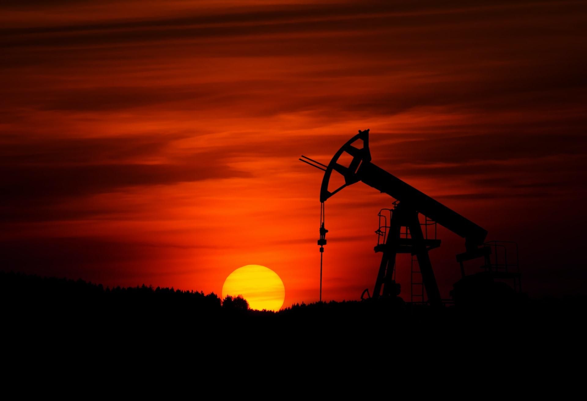 Канада запретила импорт нефтепродуктов из России