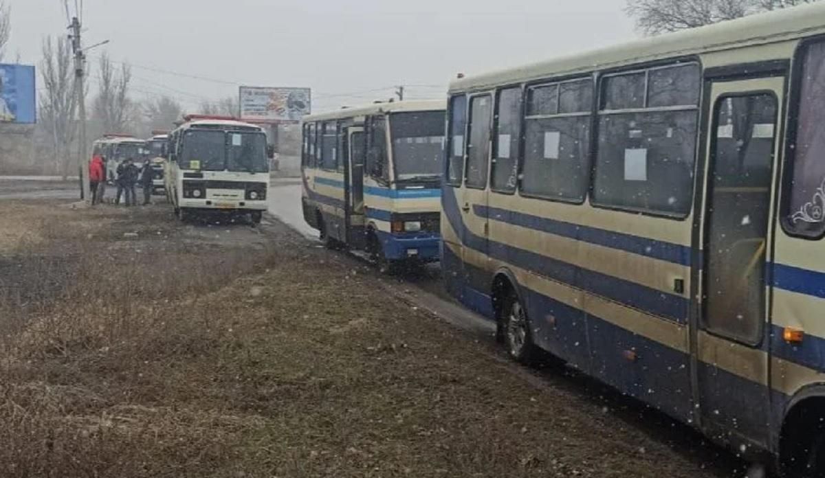 Росія зірвала евакуацію з Ізюма: 20 підготованих автобусів так нікуди й не поїхали - 24 Канал