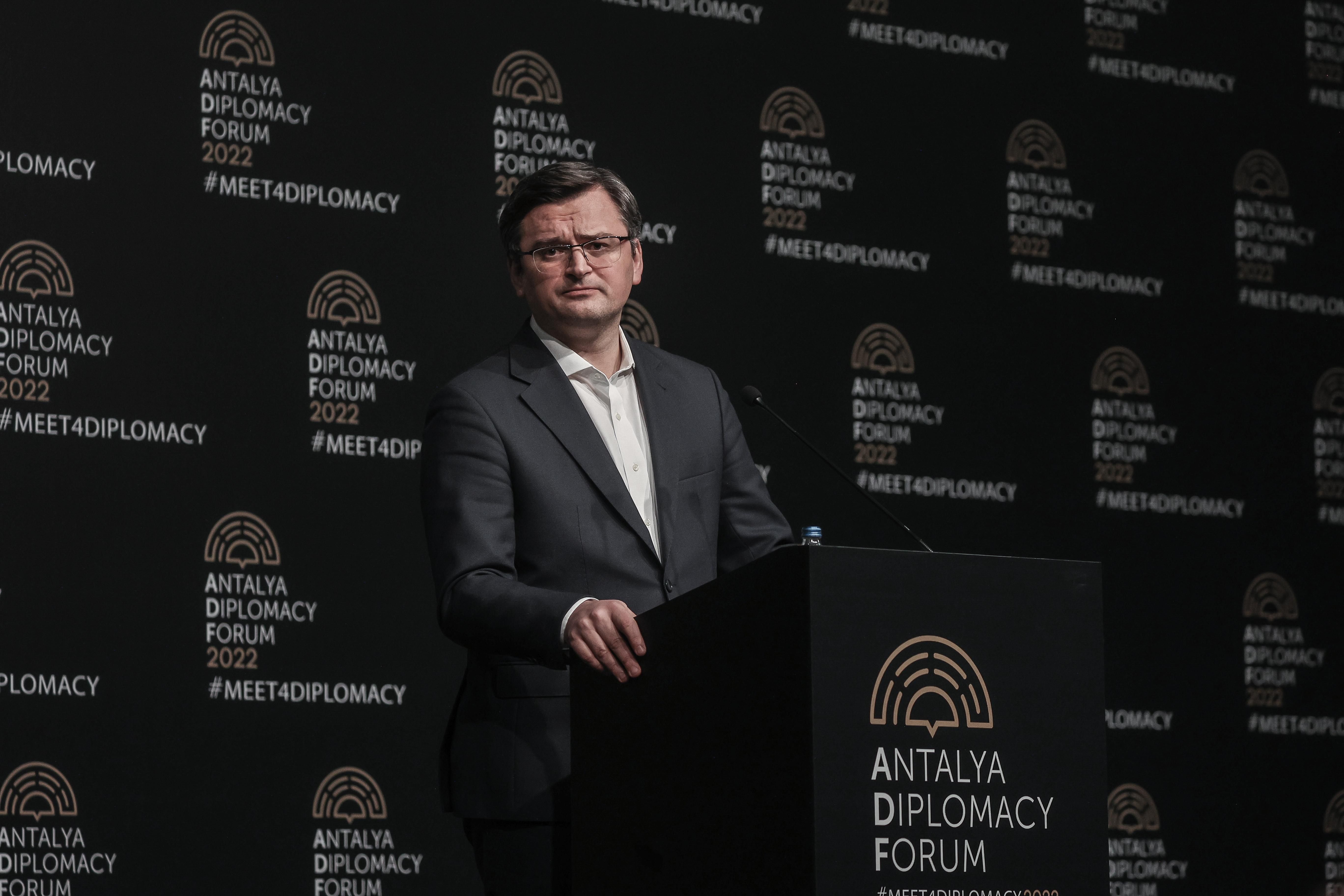 Зупинити воєнні злочини Росії, – Кулеба про катастрофу у Маріуполі та літаки для України - 24 Канал Зупинити воєнні злочини Росії, – Кулеба про катастрофу у Маріуполі та літаки для України - 24 Канал