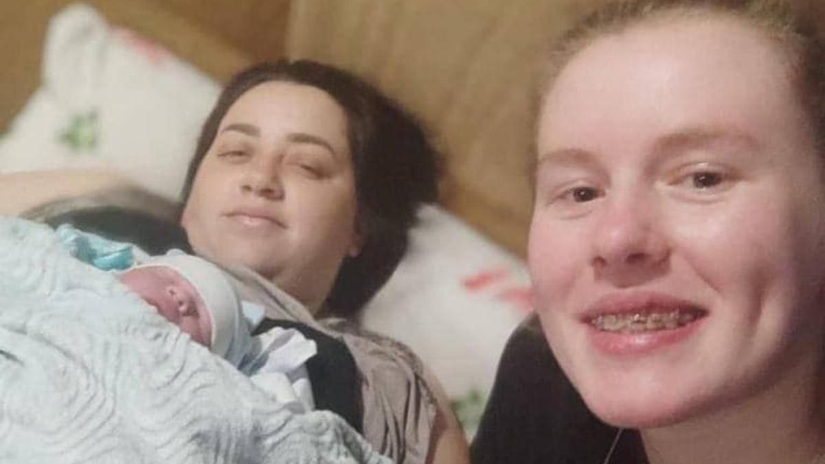 Росіяни не дозволили довезти вагітну до пологового будинку на Миколаївщині - 24 Канал Росіяни не дозволили довезти вагітну до пологового будинку на Миколаївщині - 24 Канал