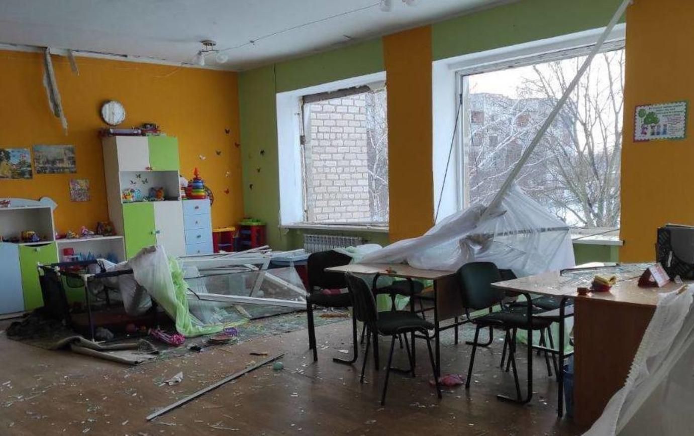На Харківщині росіяни обстріляли центр соціально-психологічної реабілітації дітей - 24 Канал На Харківщині росіяни обстріляли центр соціально-психологічної реабілітації дітей - 24 Канал