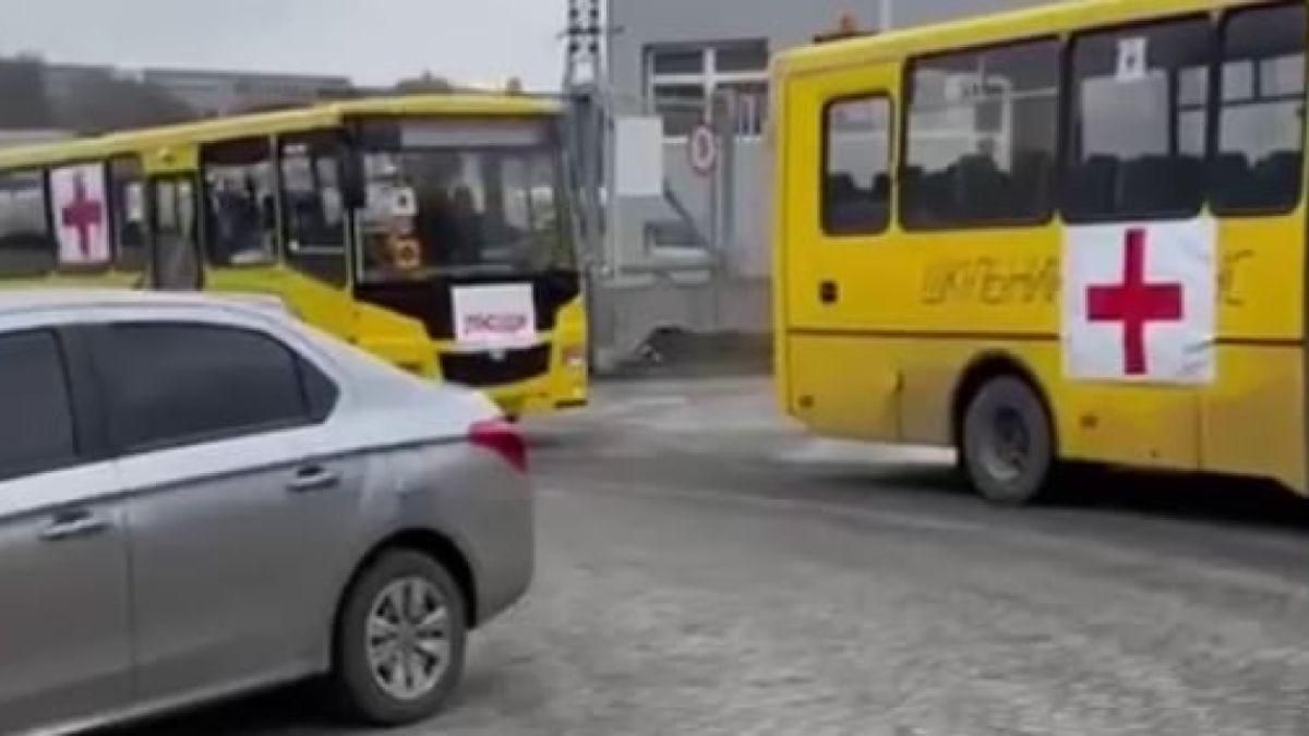 Автобусы с Полтавщины для эвакуации уже отправились в Сумы Автобусы с Полтавщины для эвакуации уже отправились в Сумы