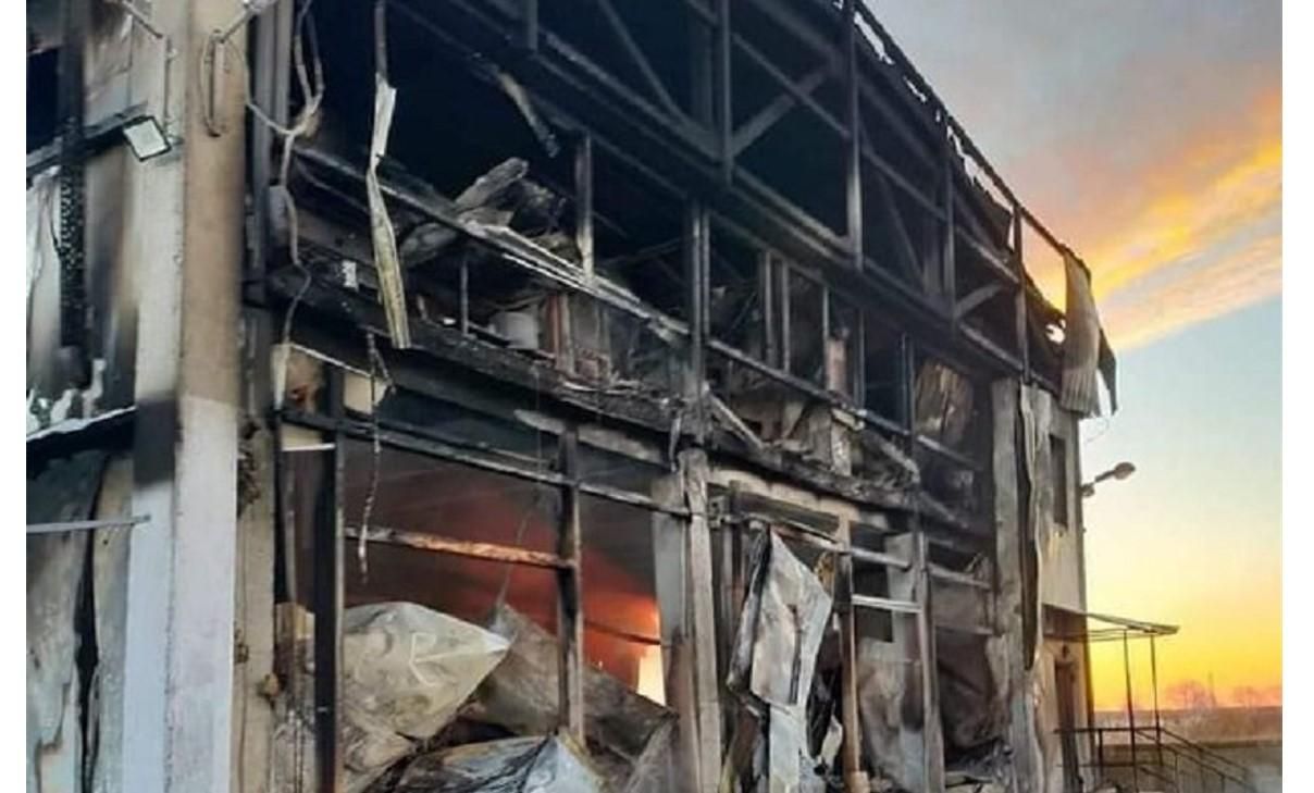 В Броварском районе оккупанты сбросили ракету на склад рыбы В Броварском районе оккупанты сбросили ракету на склад рыбы