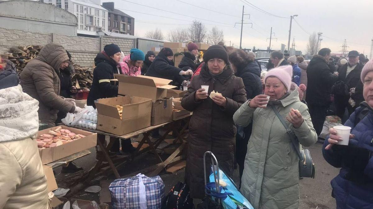 З Бучі до Білогородки прибули 20 автобусів - 24 Канал З Бучі до Білогородки прибули 20 автобусів - 24 Канал