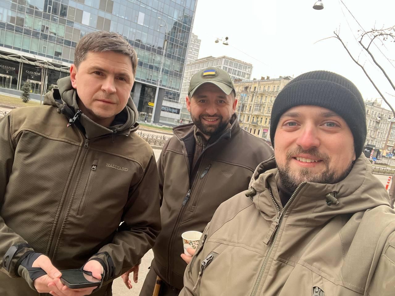 Київ намагається жити нормальним життям, – Подоляк показав фото зі столиці - Київ Київ намагається жити нормальним життям, – Подоляк показав фото зі столиці - Київ