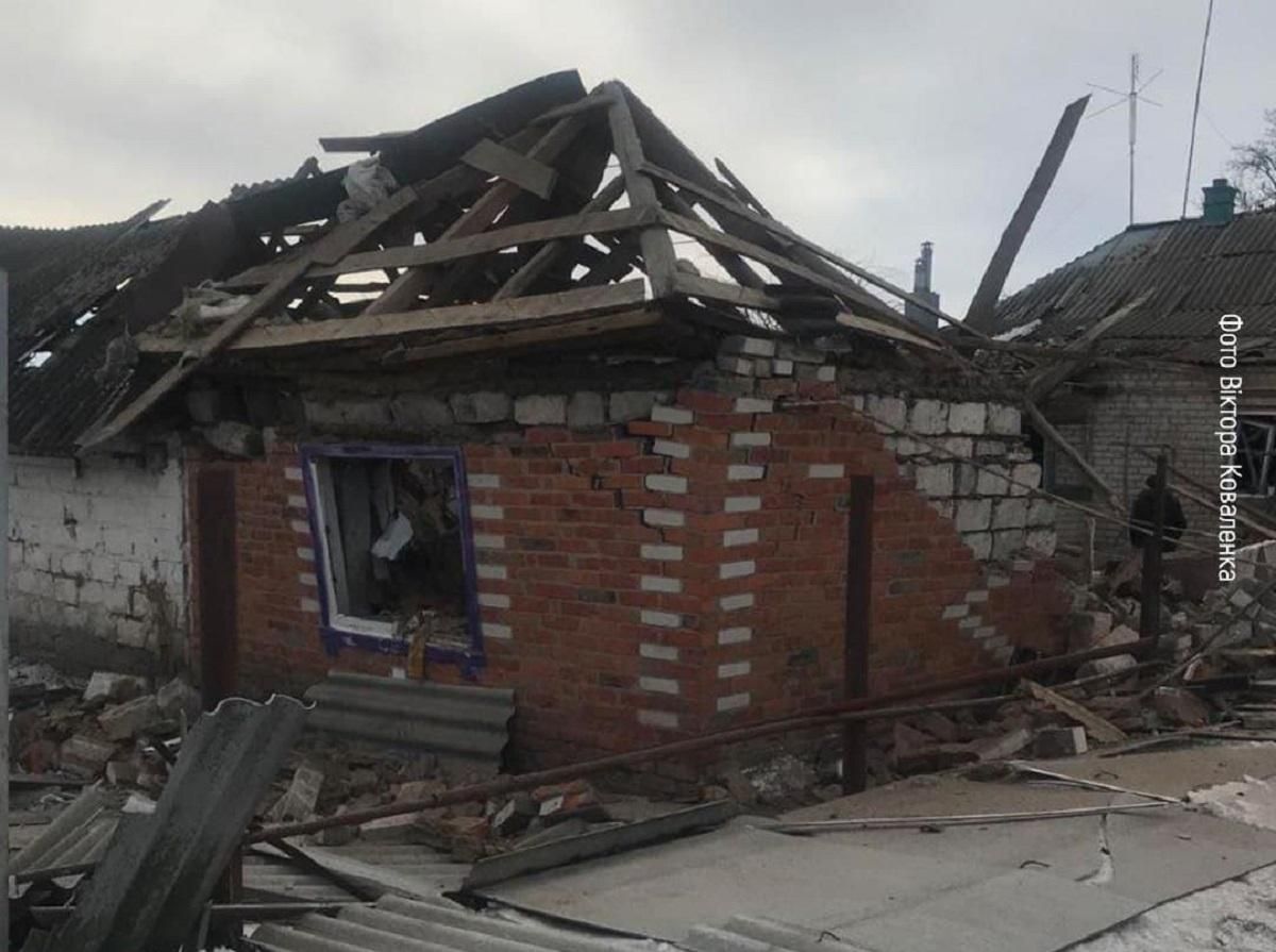 Золочів на Харківщині знову обстріляли: 15 пошкоджених будинків та 3 поранених - 24 Канал